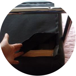 1. 裏地(金巾)を外します